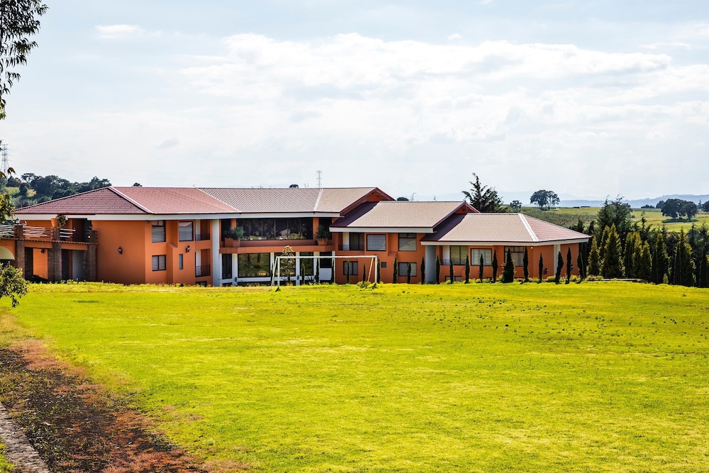 Hotel El Roble Resort