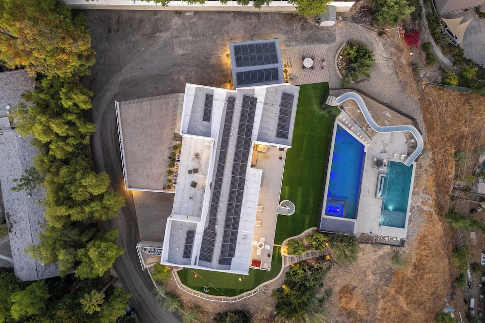 Luxe LA Escape w/ Pool, Views & Game Room Alta Vista Estate by Avantstay