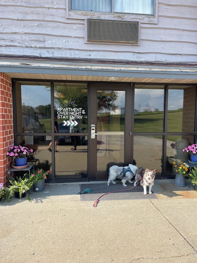 Hygge Inn & Suites