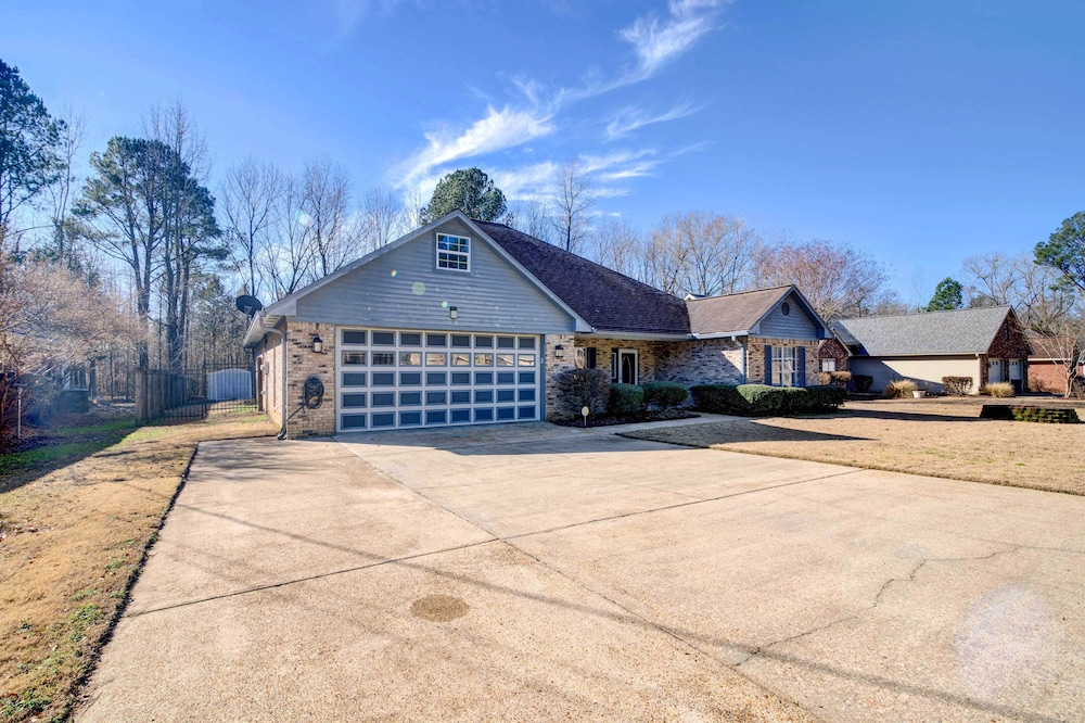 Starkville Vacation Rental ~ 2 Mi to Msu! view 4
