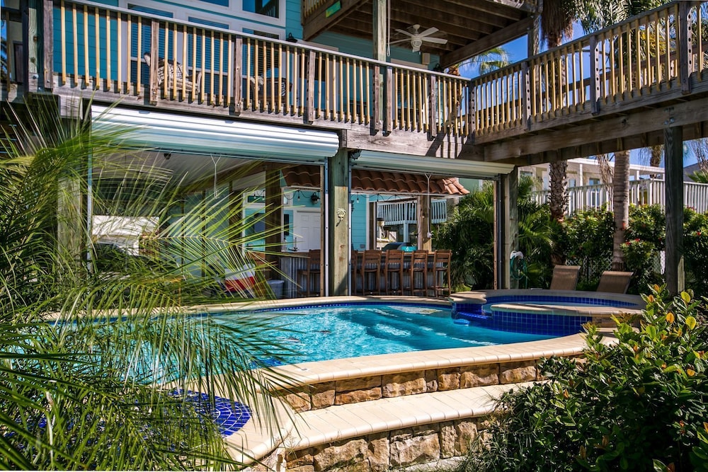 Margaritaville on the Bay by Ryson Vacation Rentals