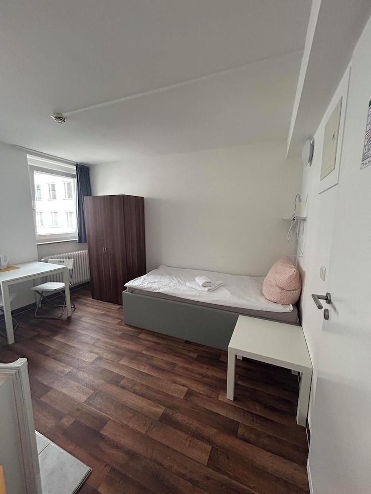 2-Rent Group Hostel Apartments SEN14