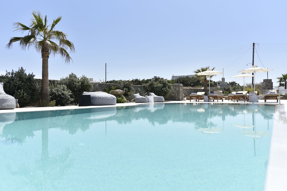 Queen Boutique Suites