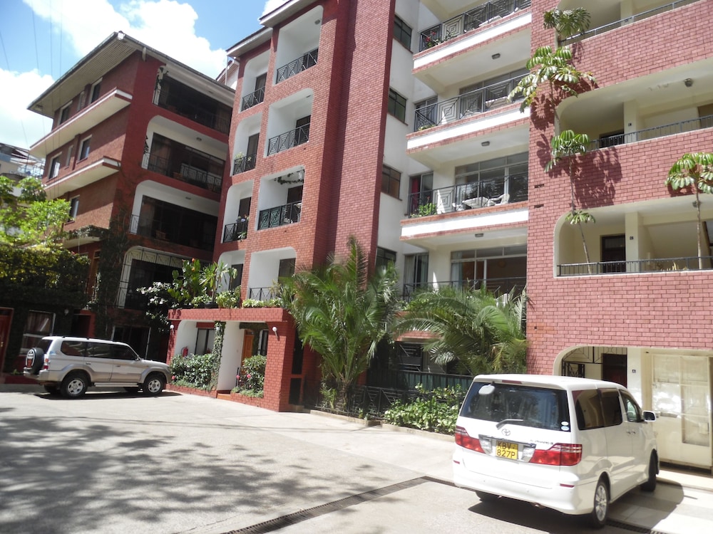 Samra Court