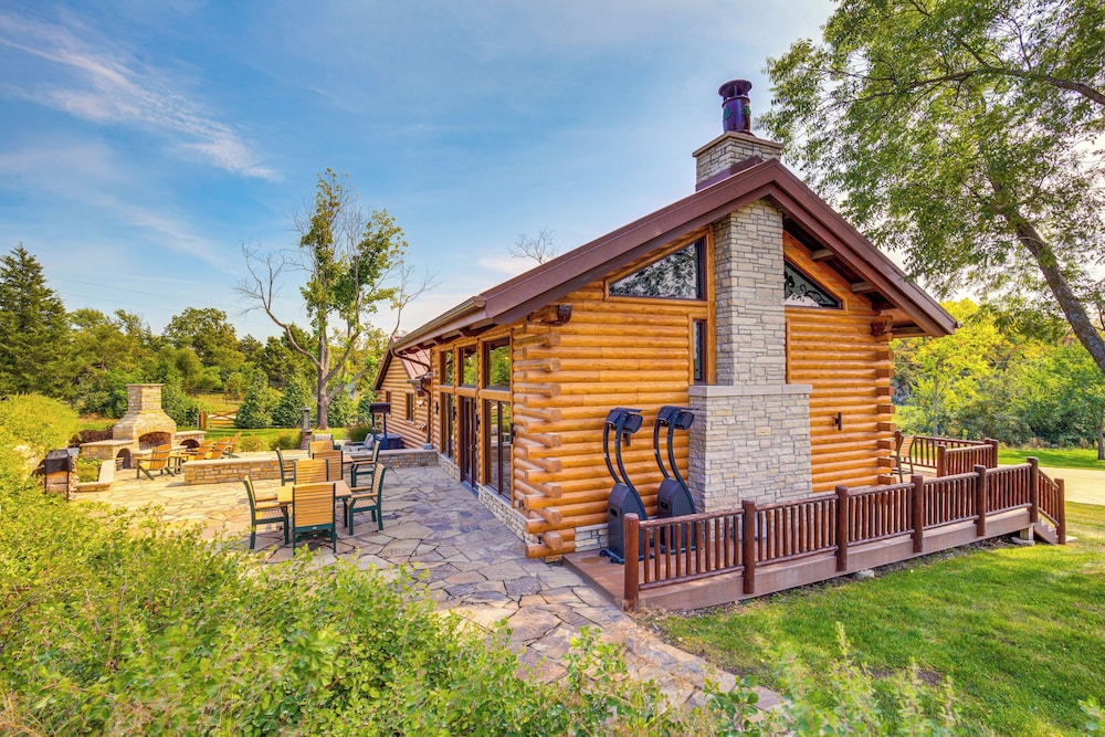 Stay & Sip: Group Ranch at Shamrock Hills Vineyard