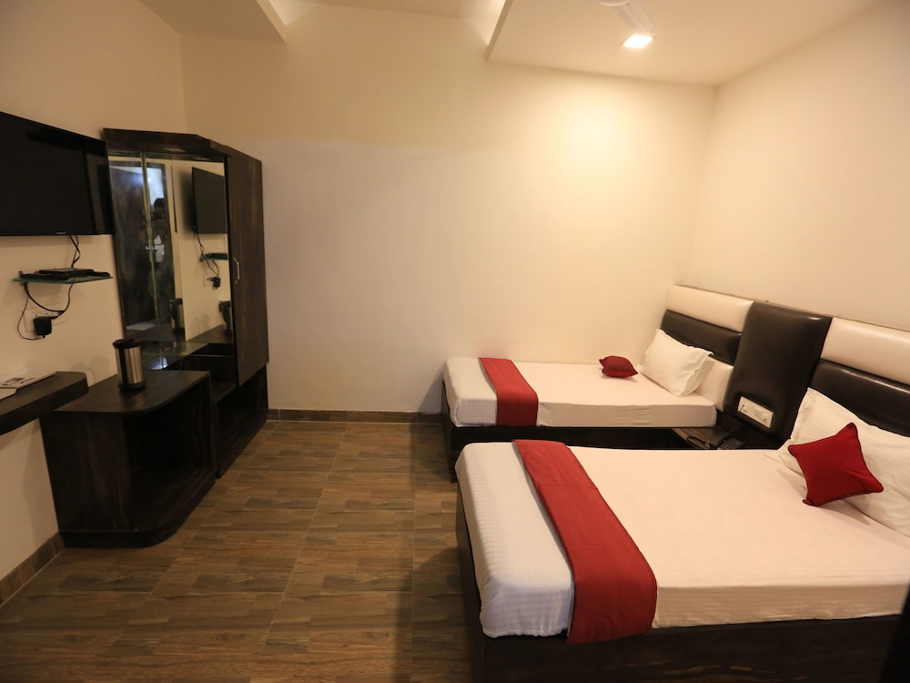 OYO Rooms 158 Gomti Nagar Kathota Jheel