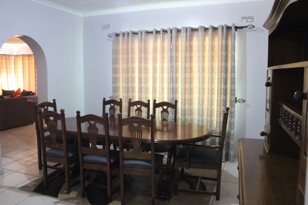 Flamboyant Place view 3