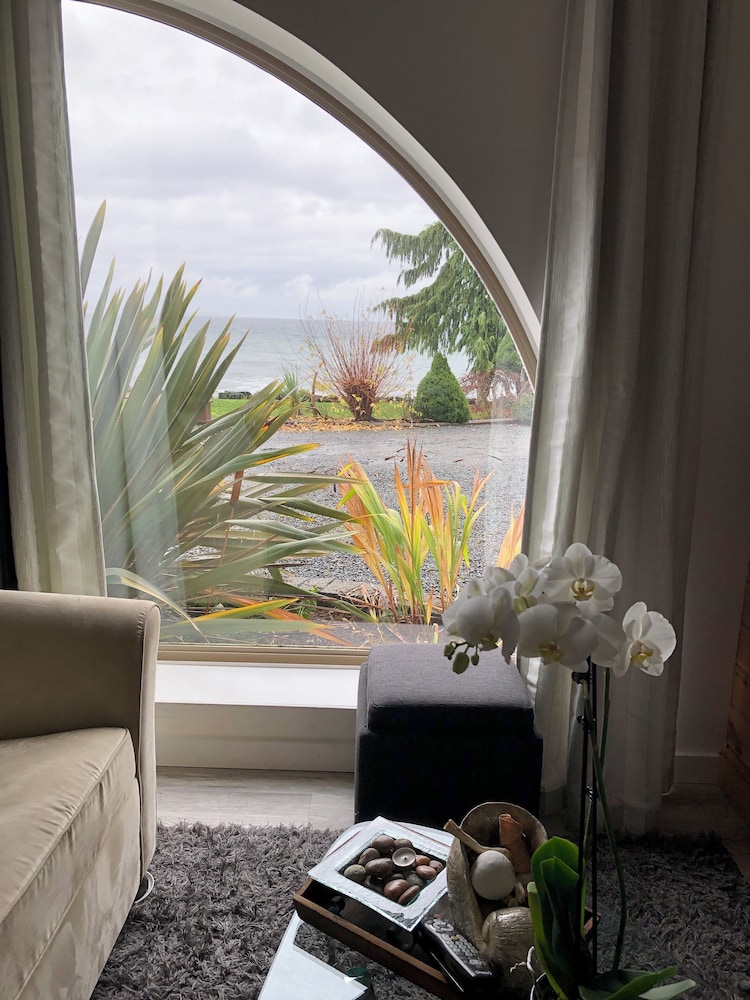 Qualicum Breeze Beach Resort