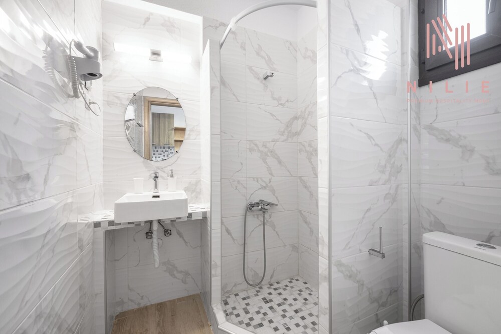 Azur Residences, Nilie Hospitality MGMT