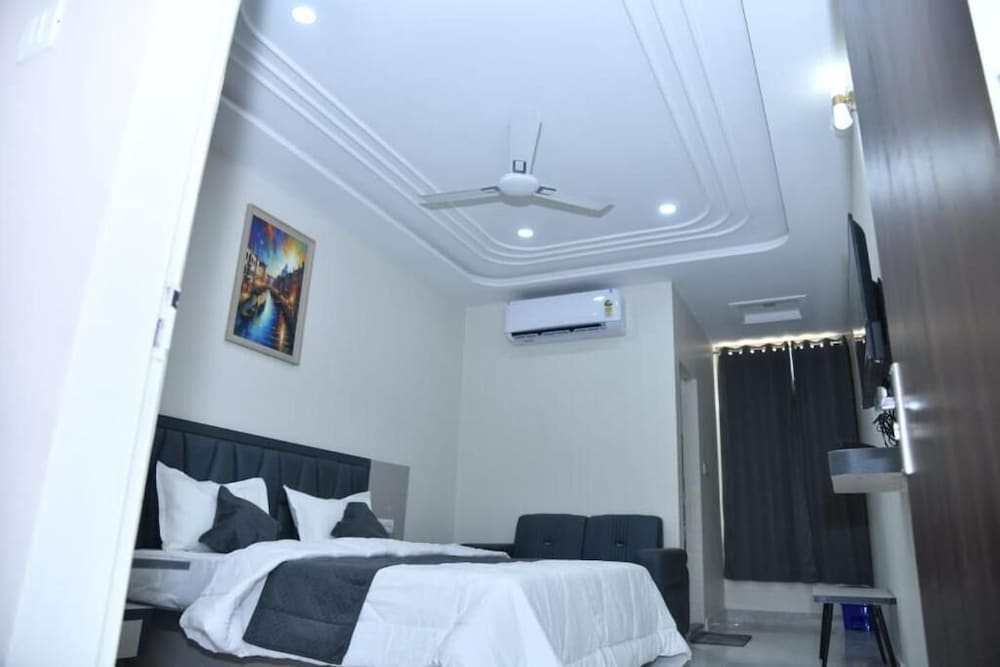 HOTEL SHIVANSH
