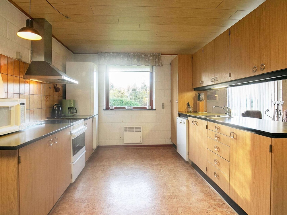6 Person Holiday Home in Veslos-by Traum