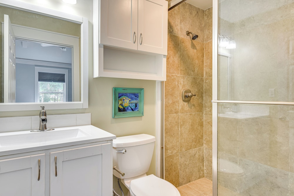 Walk to Choctawhatchee Bay: Santa Rosa Beach Home!