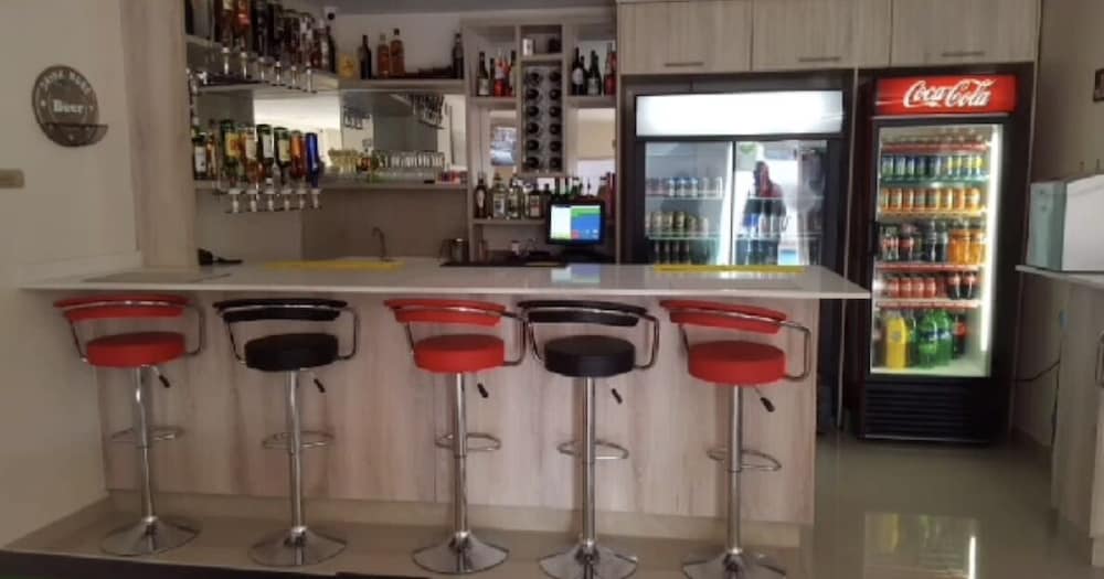 bar