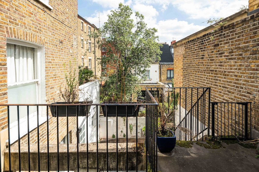 Elegant And Peaceful 2Bd Apt - Barons Court/London