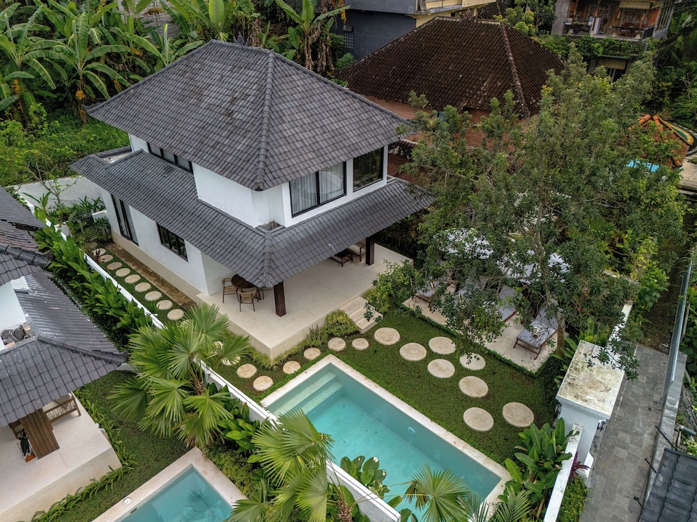 Sacred Jungle by EVDEkimi Ubud – Modern Villas and Apartments with Kitchens, Pools, & Personalized Concierge Service