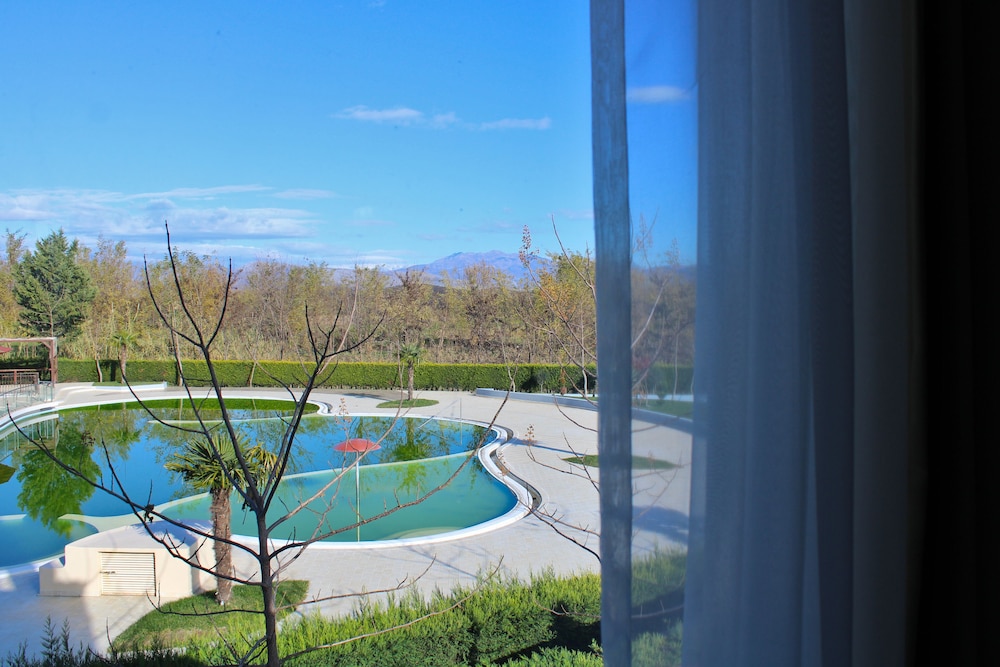 Gardenland Resort