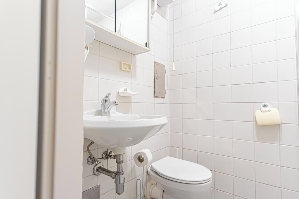 Elegant 1BR Apt Steps from Praterstern