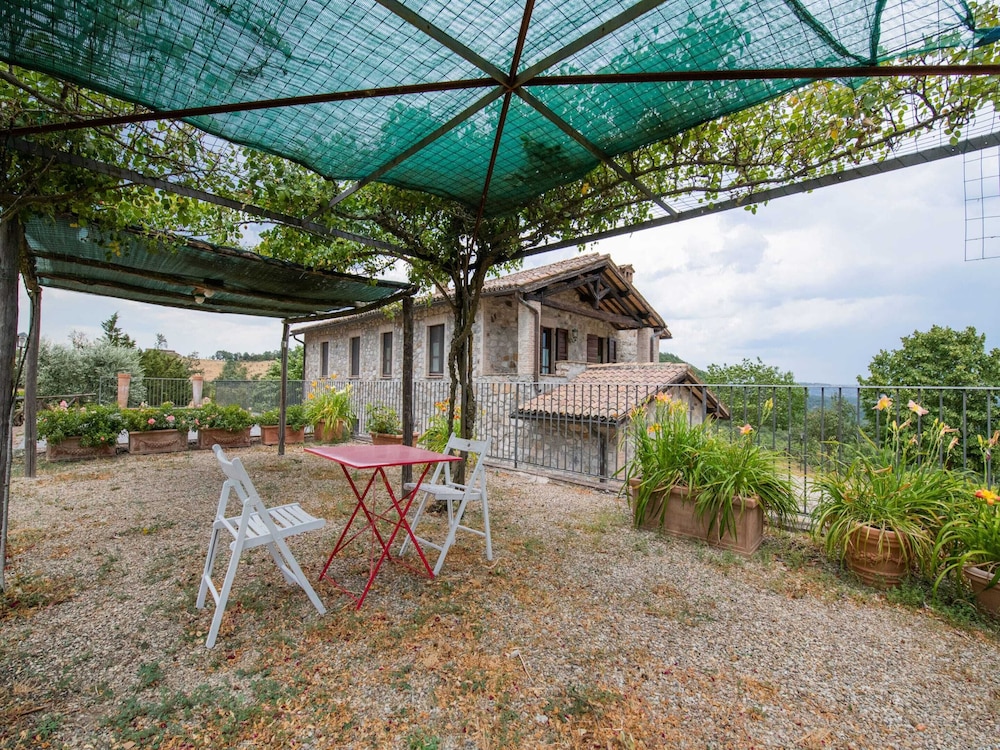 Belvilla by OYO Villa Mulinaccino view 5