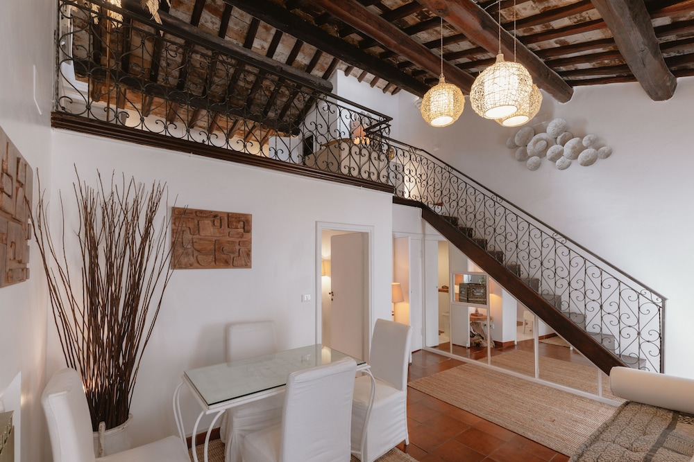 Navona Home