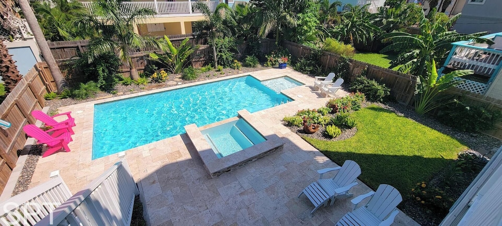 Tranquil Turquoise Retreat