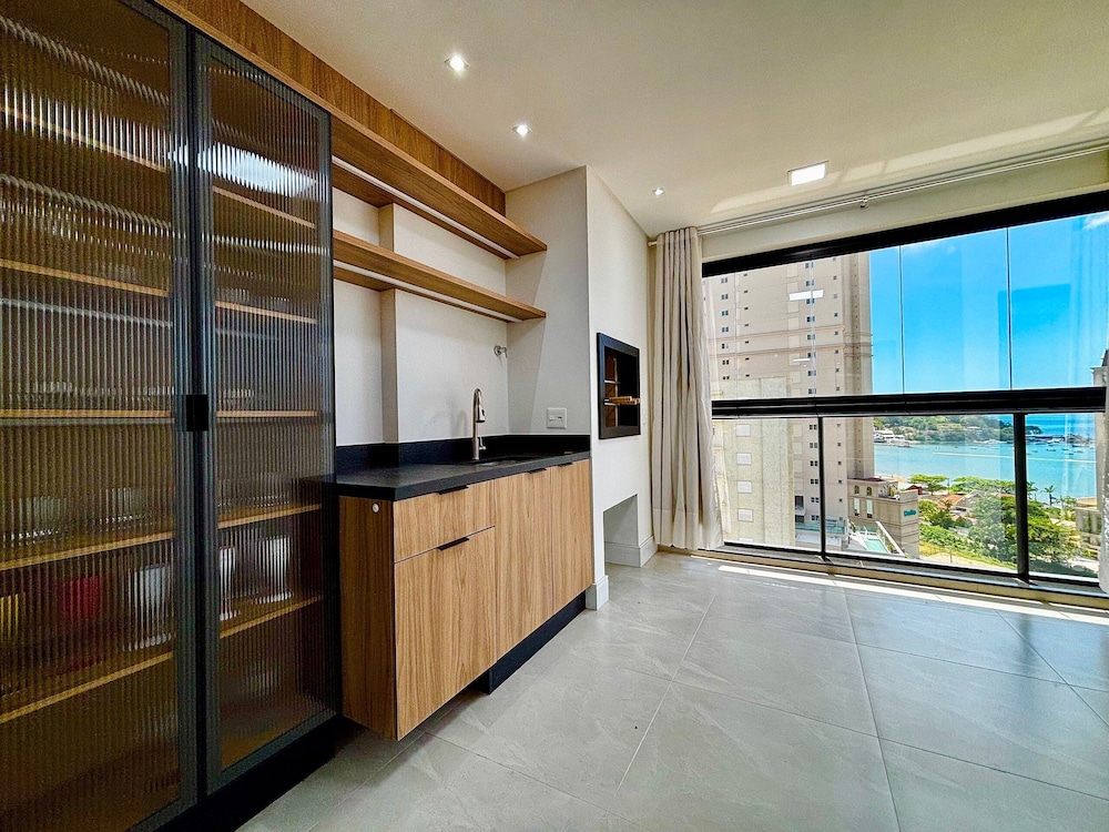 Apt With 3 Suites, Barbecue and sea View Den1301