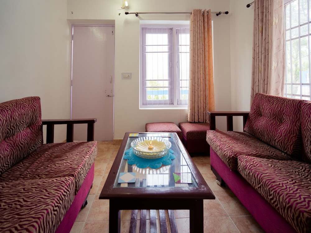 OYO 14133 Home Oak Cottage 1BHK Kempty Road