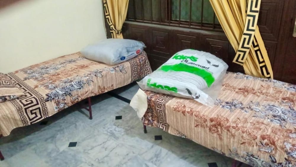 Room-room in Serene Retreat in Rawalpind