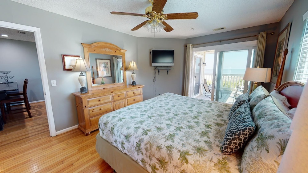 Sandcastle Beach Club Unit 4