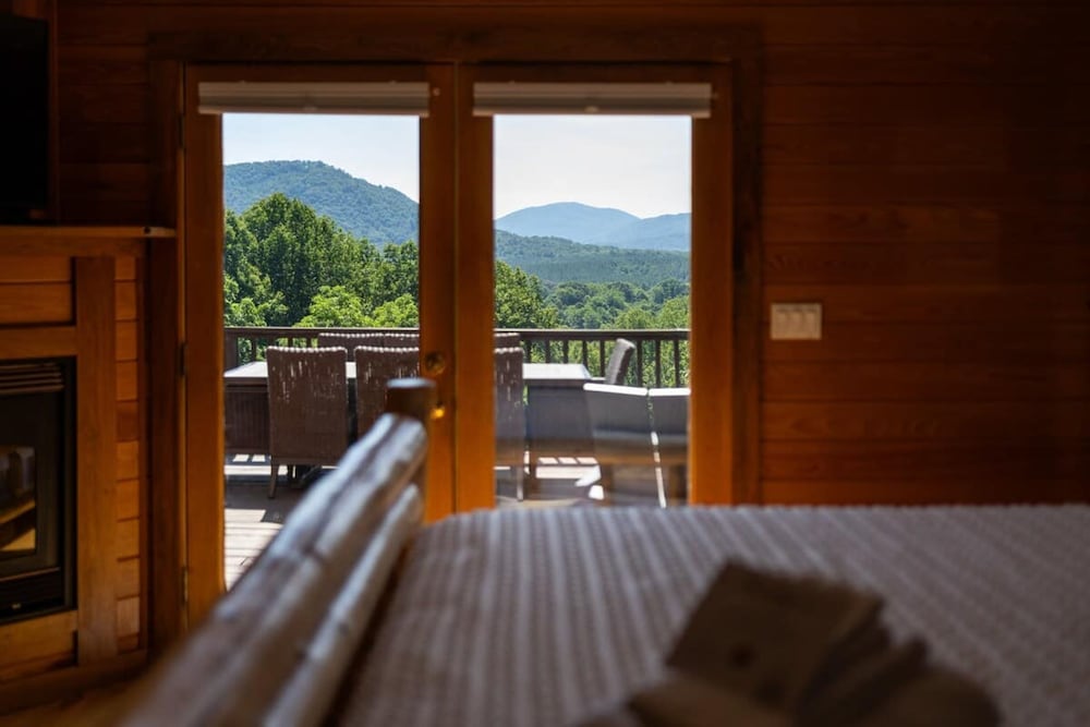 Love Afton Cabin - Family Home