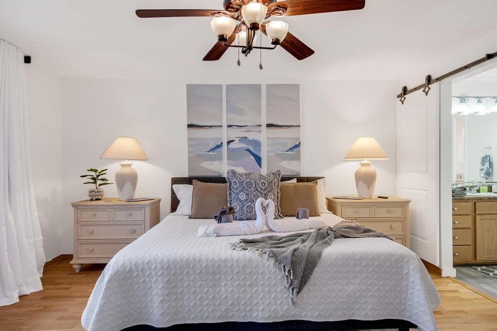 Saltwater Canal Home Heated Pool 3 2 2 Gorgeous Pets Welcome