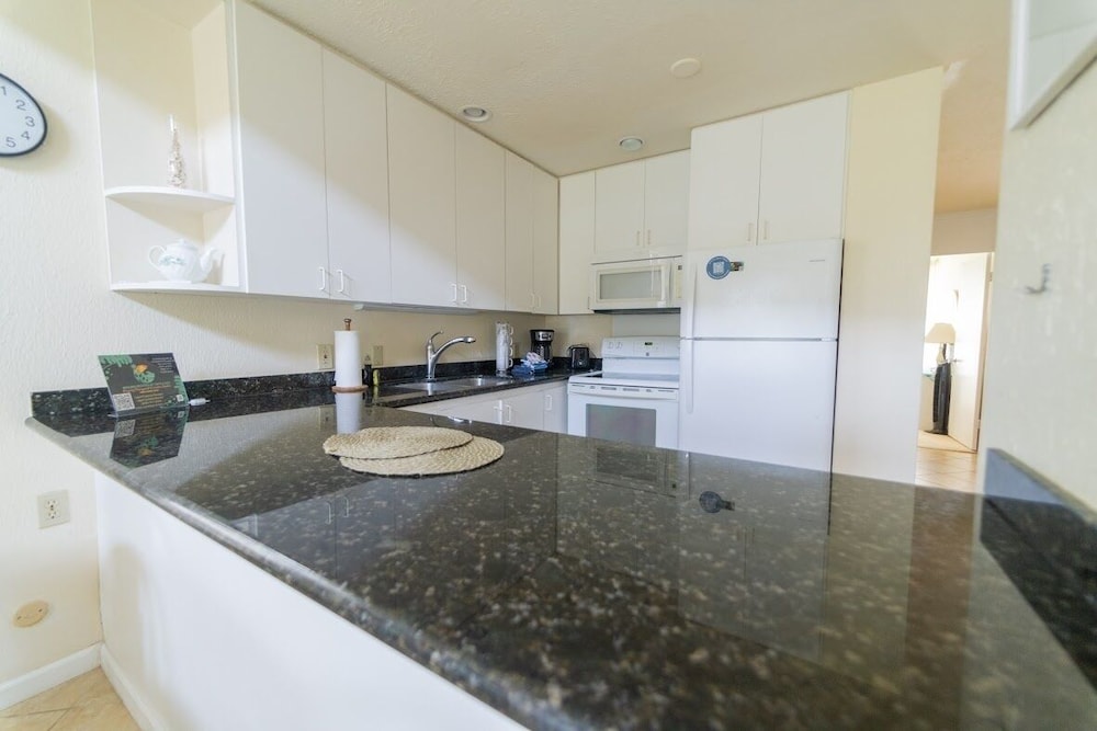 Turtle Bay Bird Of Paradise**ta-052128819201 2 Bedroom Condo by RedAwning