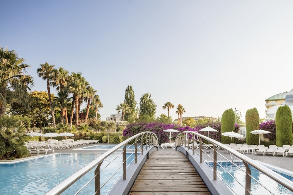 Santa Susanna Vacations - AQUA Hotel Onabrava  Spa - Property Image 1
