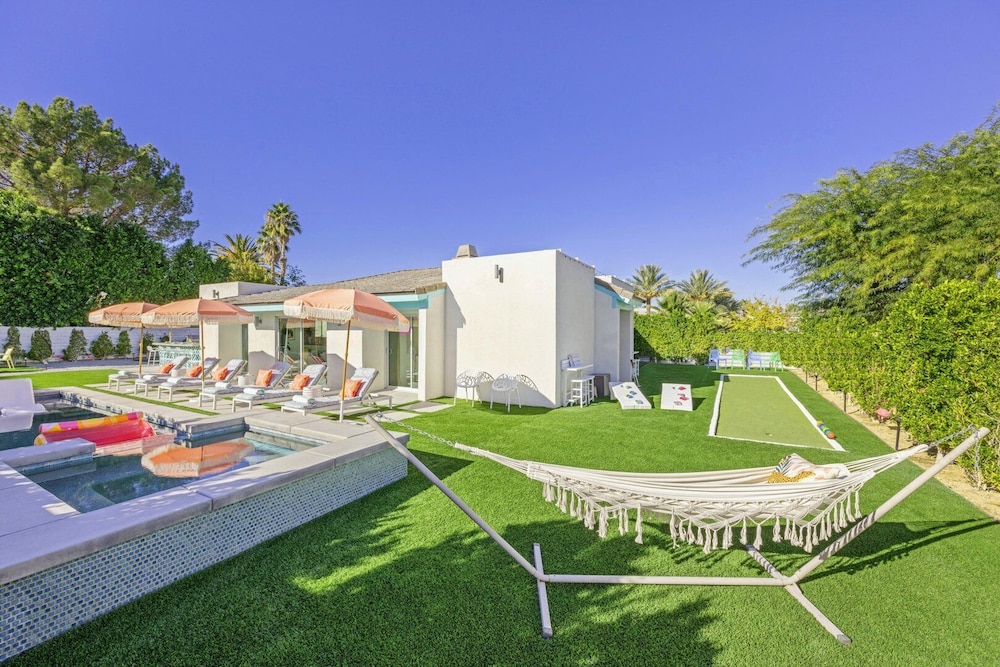 Caliente Oasis