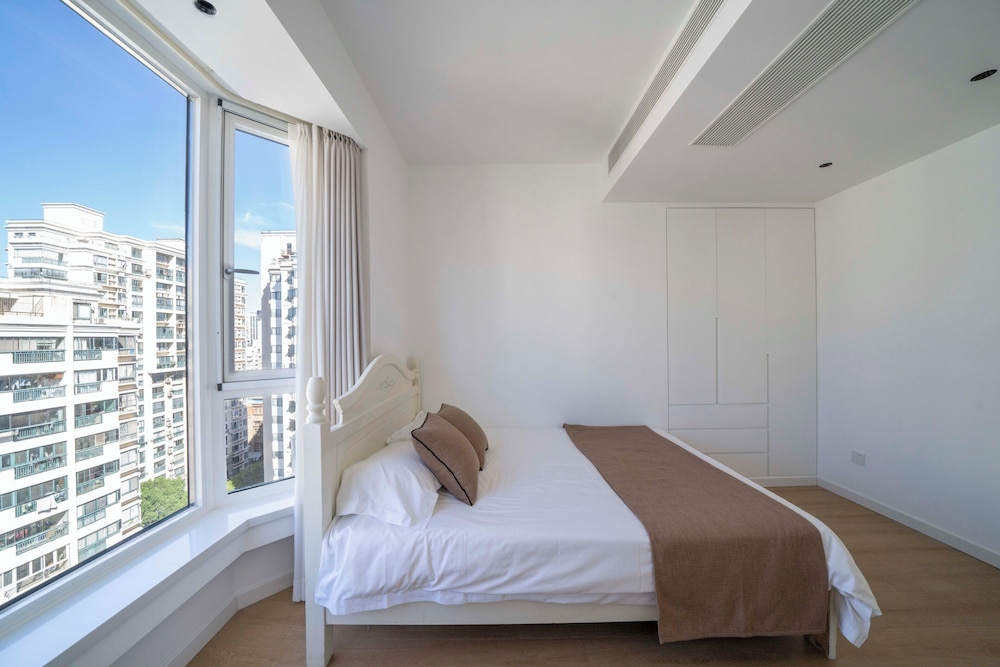 Book and Bed - Xujiahui