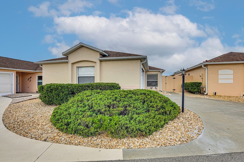 Renovated Villa Btwn Lake Sumter & Spanish Springs
