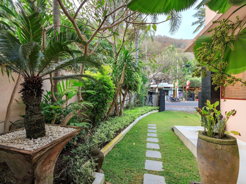 Villa Pantai by Villa Finder