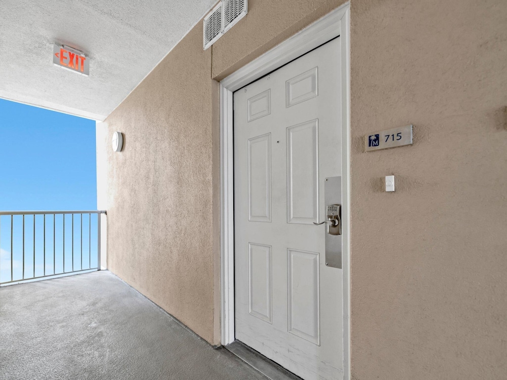 Majestic Beach Towers 1-715