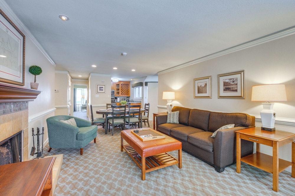 Resort Condo w/ Marina Access in Williamsburg!