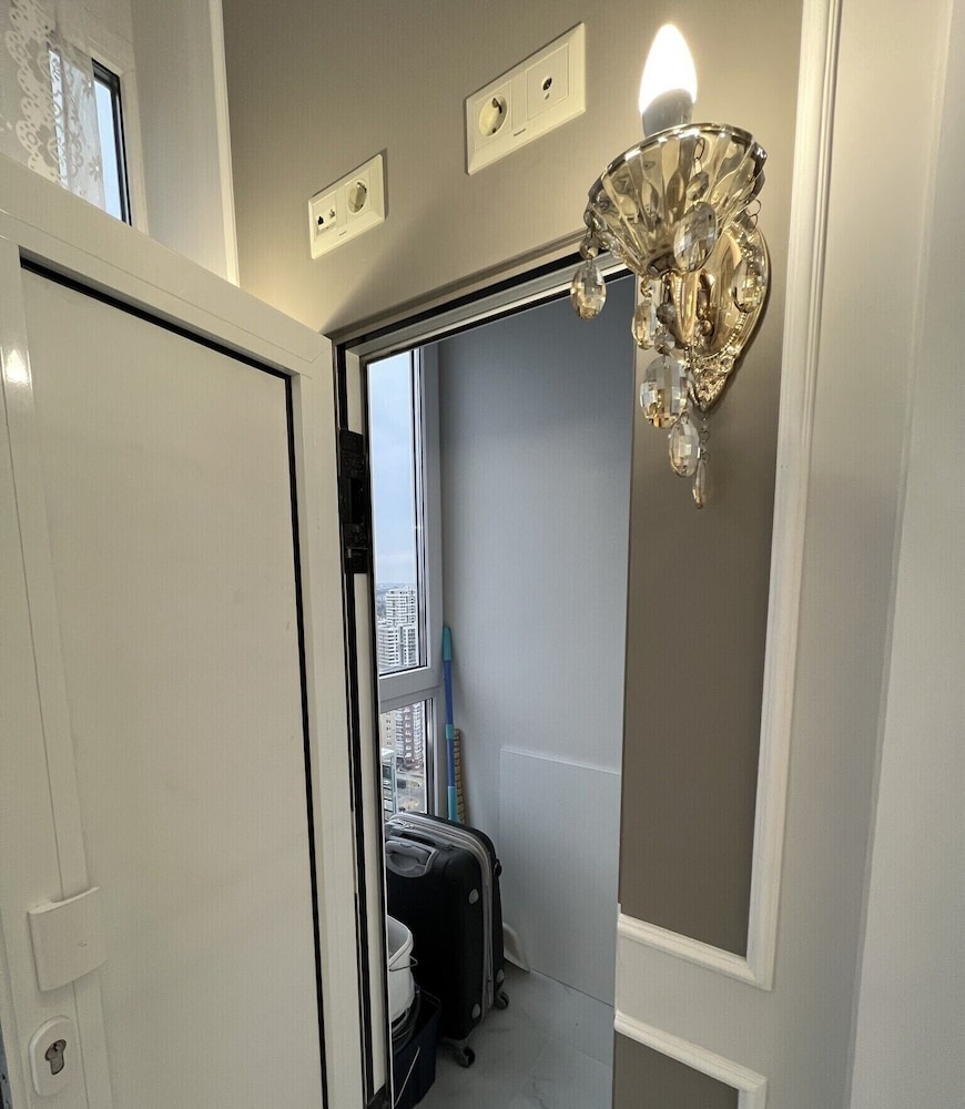 Designer Apartments near Dana Mall