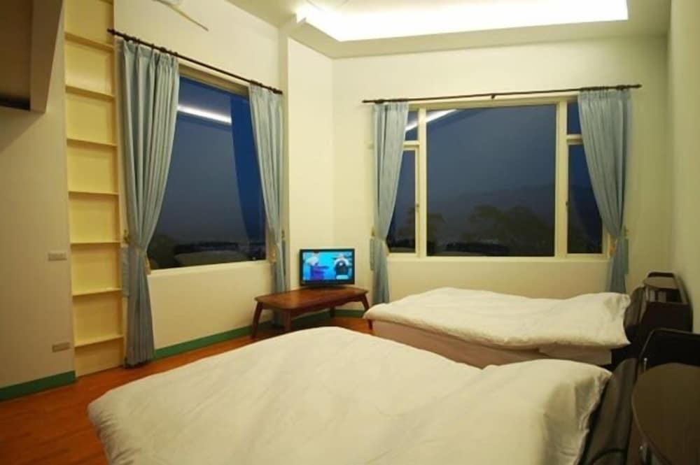 Warm House Hostel