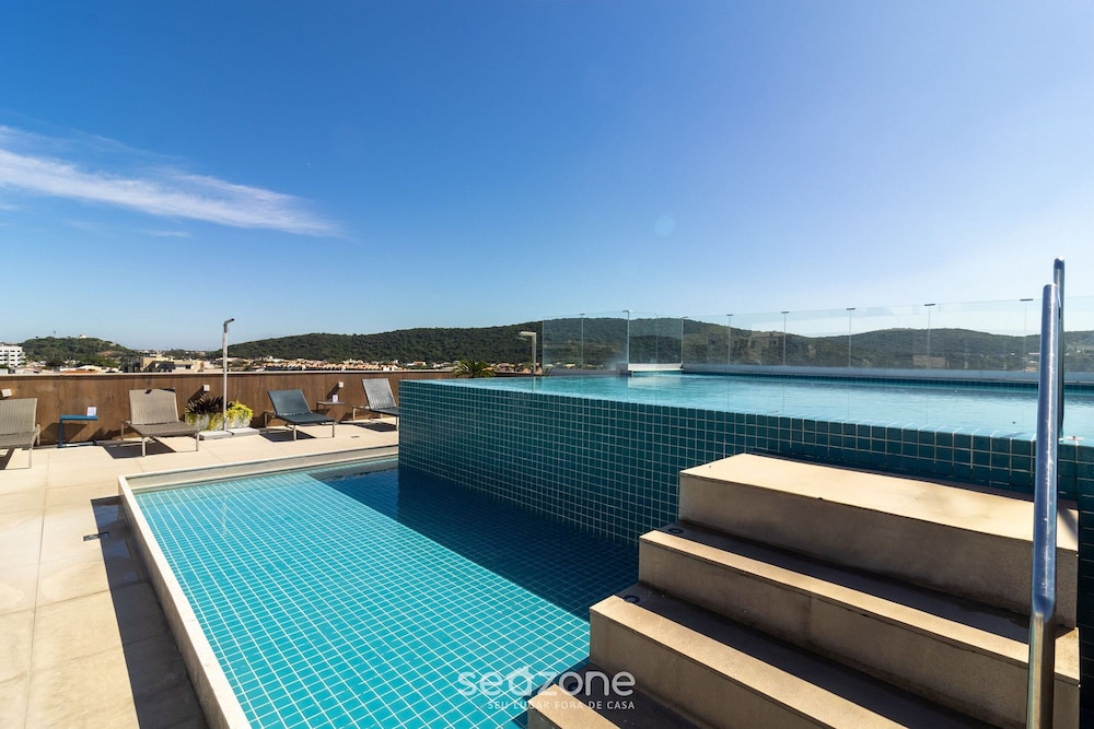 Stay With Pool and Sauna Just Steps From the Beach in Cabo Frio - HSC
