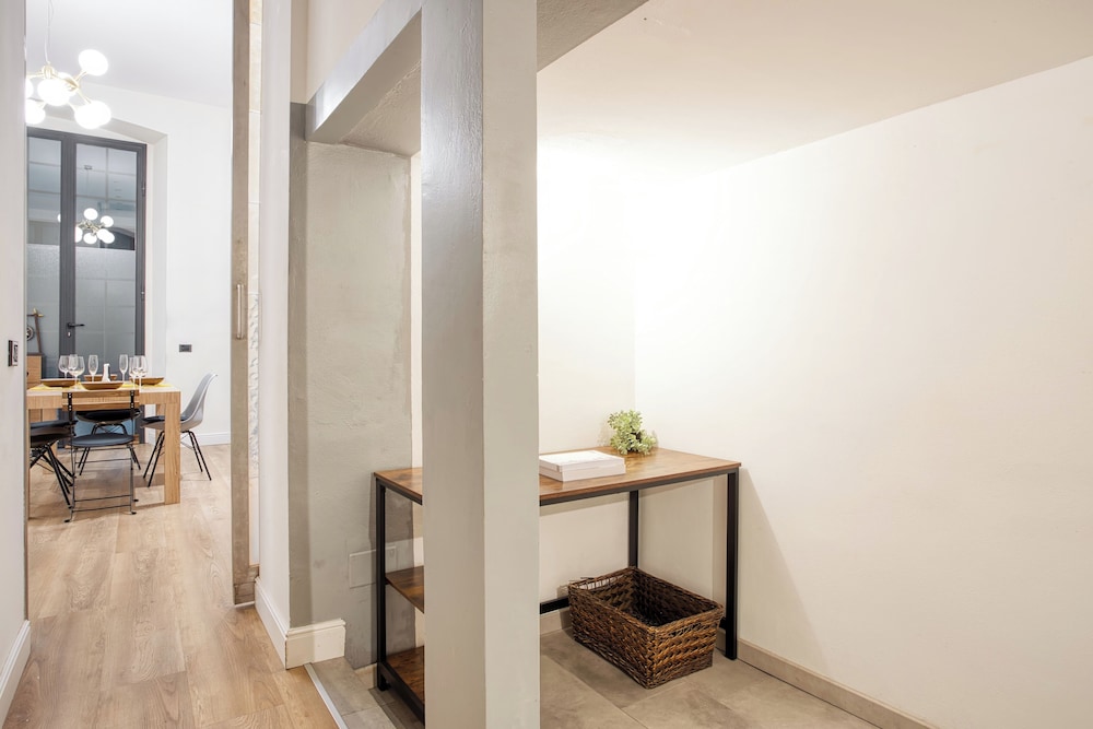 JOIVY Stylish Central Maisonette