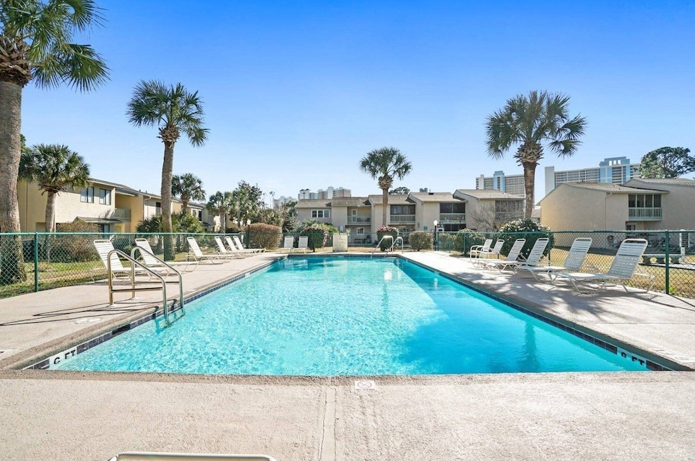 133 West Leslie Lane 2 Bedroom Townhouse
