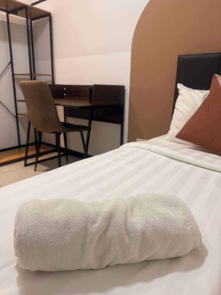 Downtown Retreat 2BR at Neu Suites