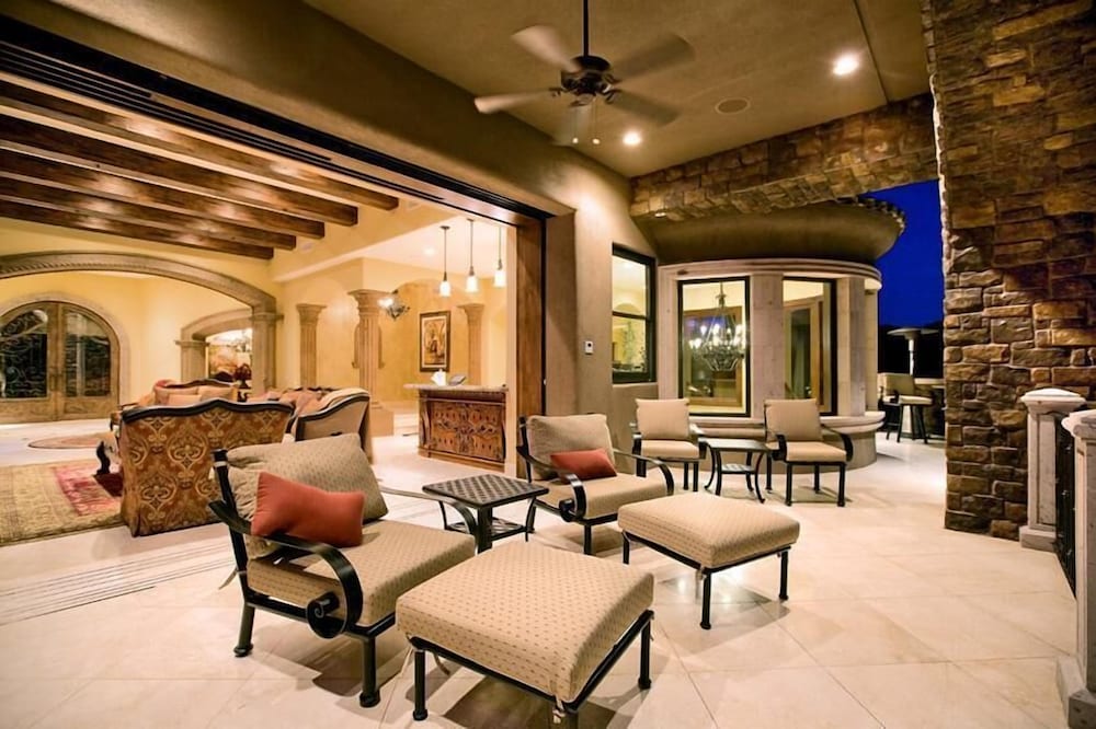 Bella Estate By Signature Vacation Rentals