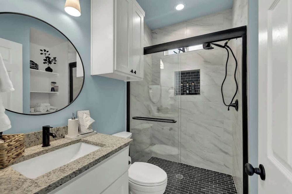 Modern Casita With Hot Tub Six Minutes From Main Street