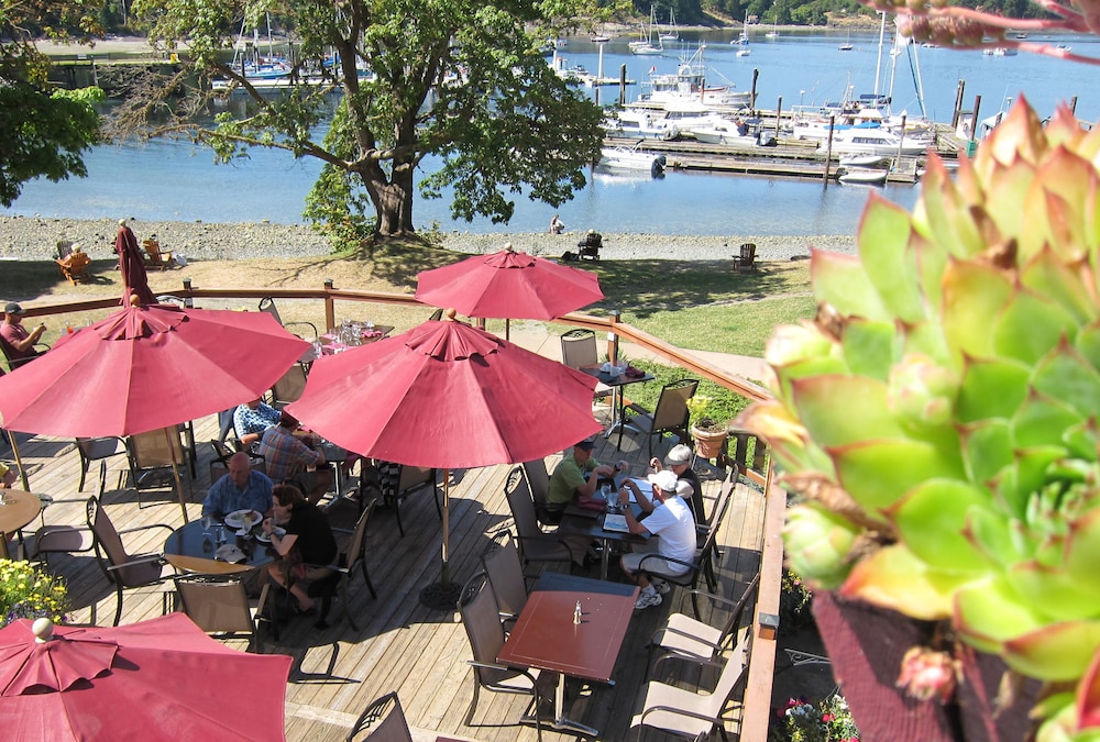 Heriot Bay Inn