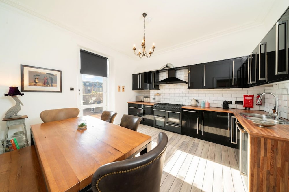 Desswood Aberdeen City Apartment view 3