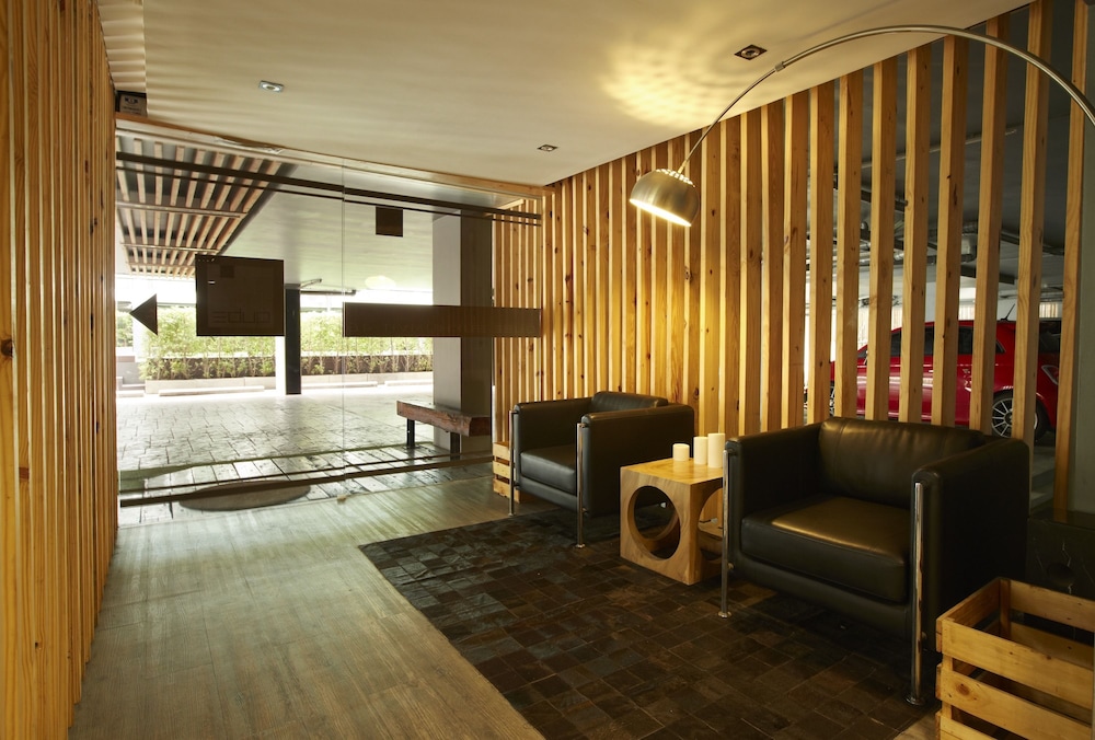 Qube Suites Sukhumvit