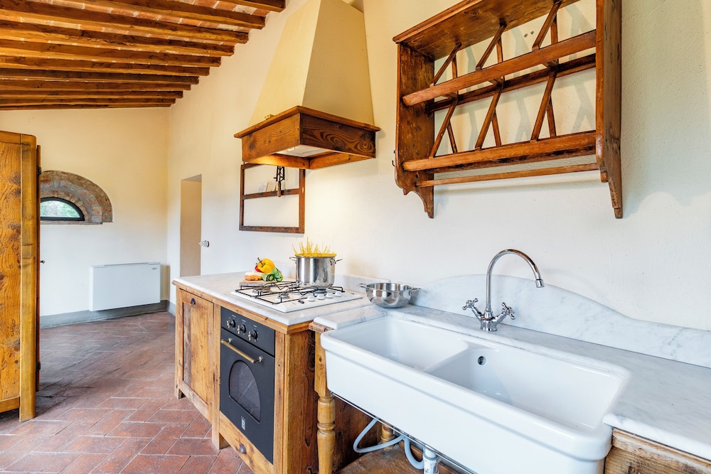Family Tuscany Villa with private pool